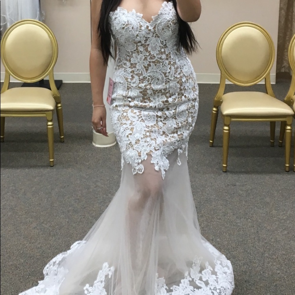 Lace wedding dress (ONLY)